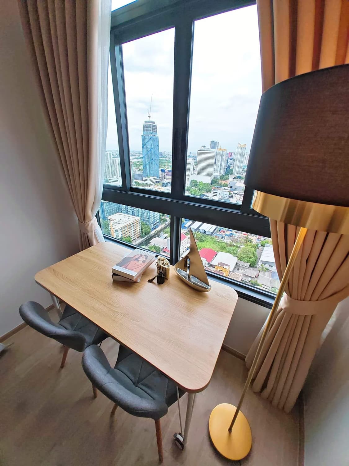 1 Bed Condo for Rent in Huai Khwang - Image 8