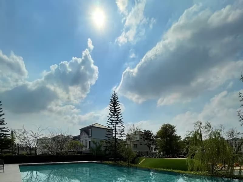 Townhouse for Rent, Sale w/Tenant at Indy Bangna-Ramkhamhaeng 2