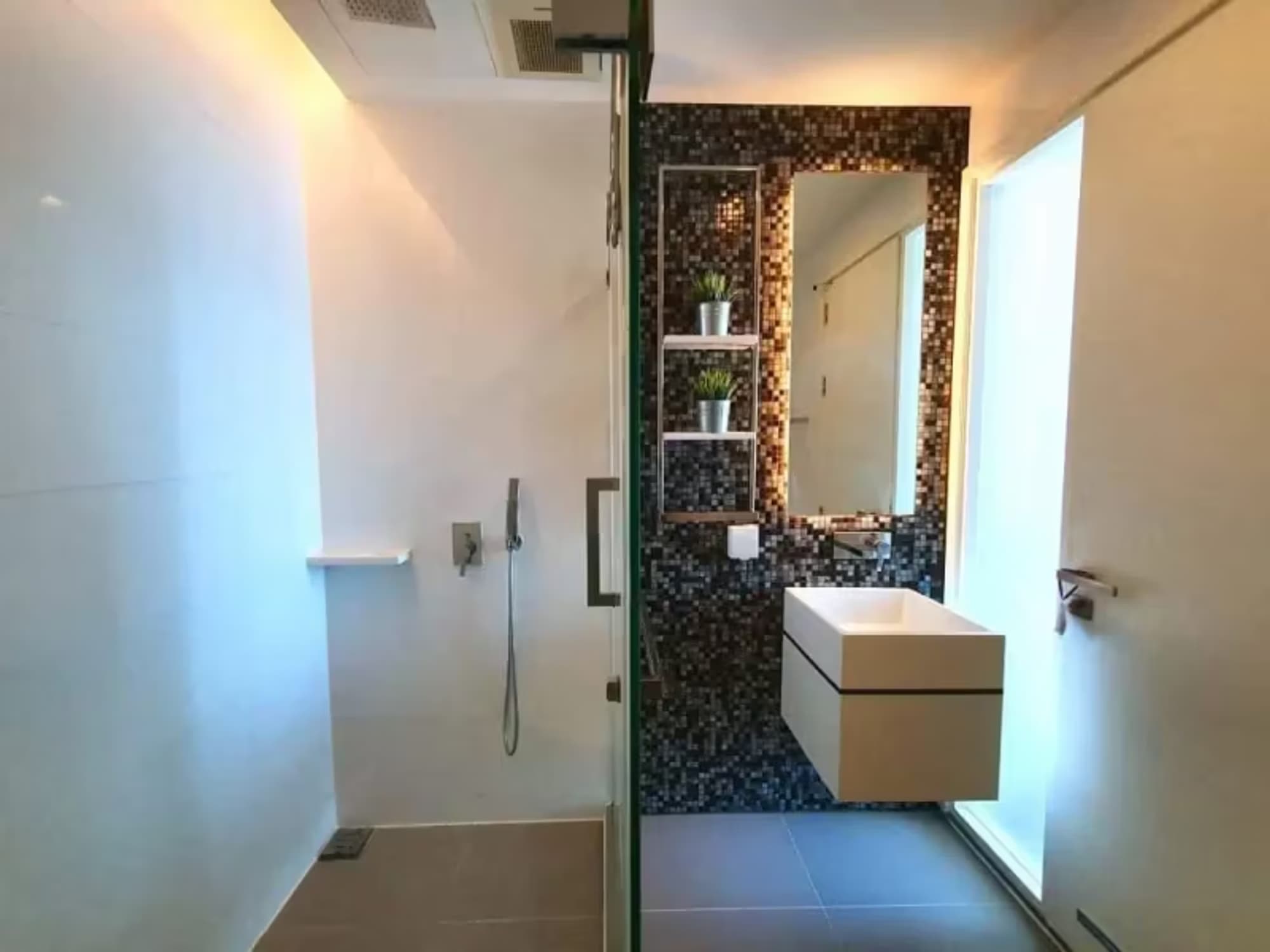 1 Bedroom Condo - Image 2