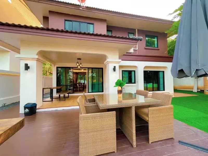 5 Bedroom House