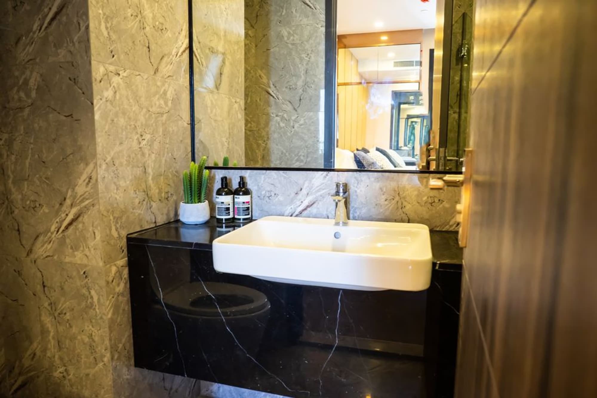 1 Bed Condo for Rent in Watthana - Image 8