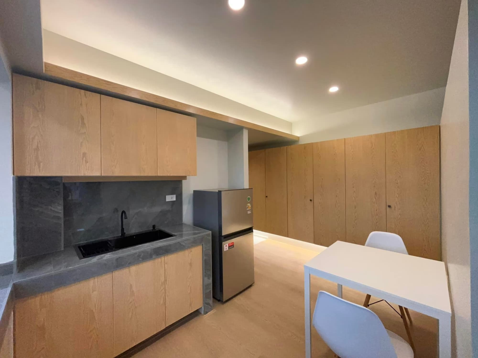 1 Bed Condo for Sale in undefined - Image 3