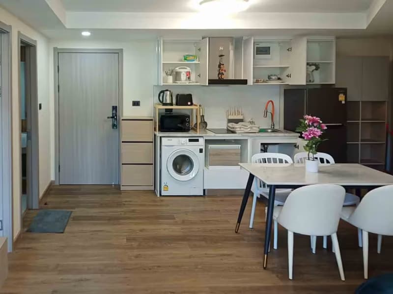 1 Bedroom Condo