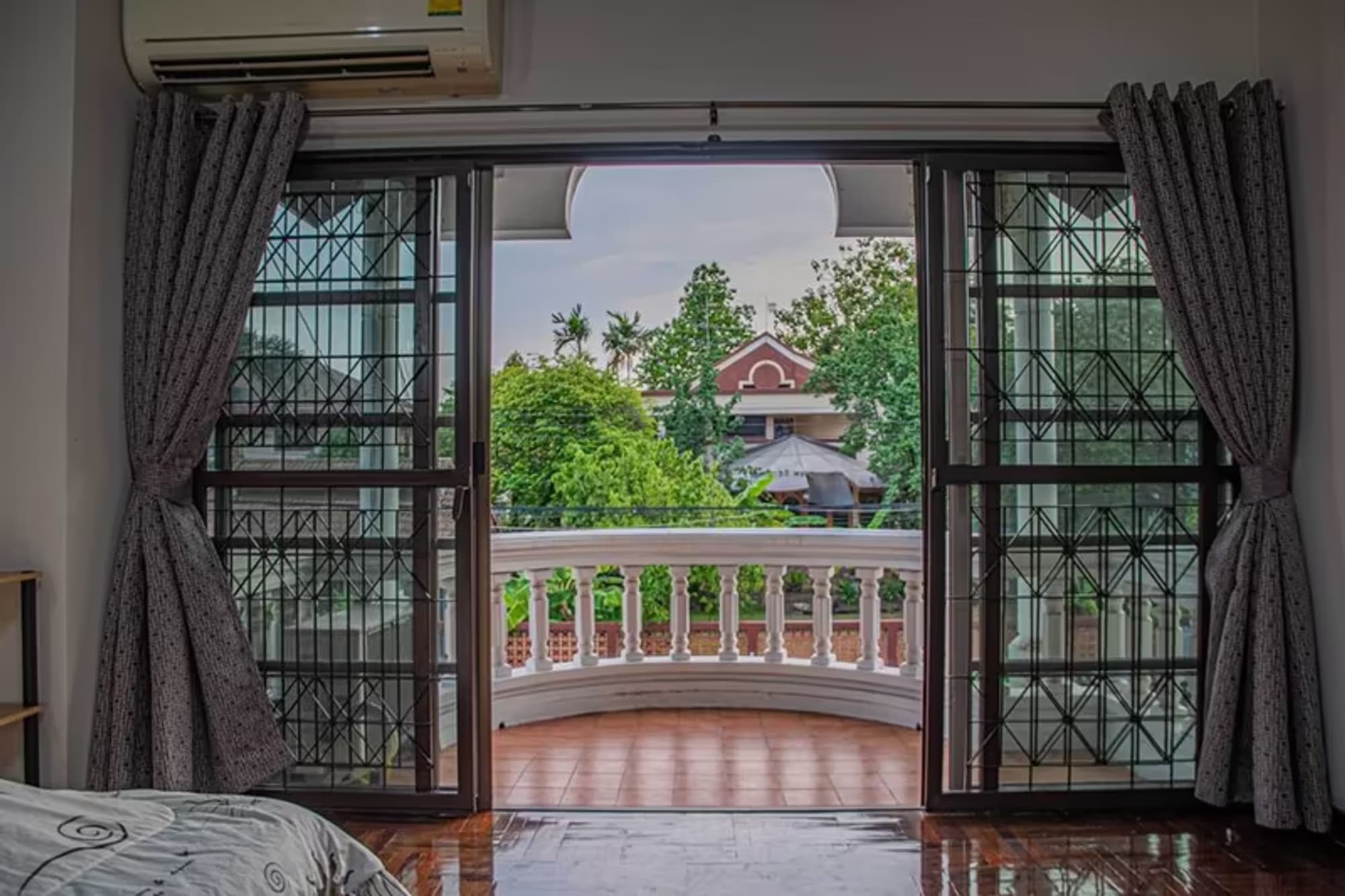 4 Bedroom House - Image 6