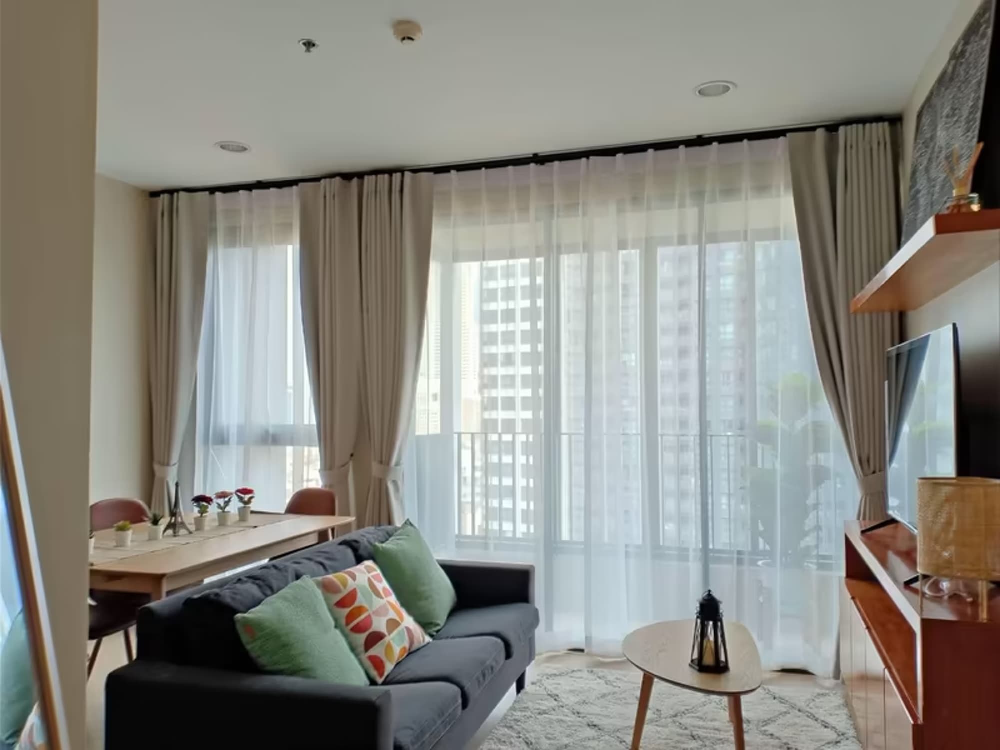 Condo for Rent at Ideo Q Ratchathewi - Image 1