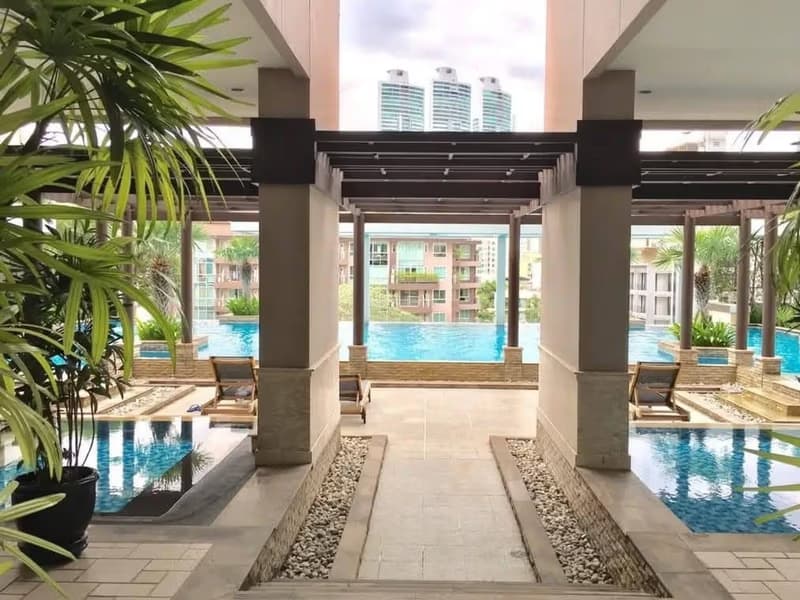 2 Bed Condo for Rent and Sale in Khlong Toei