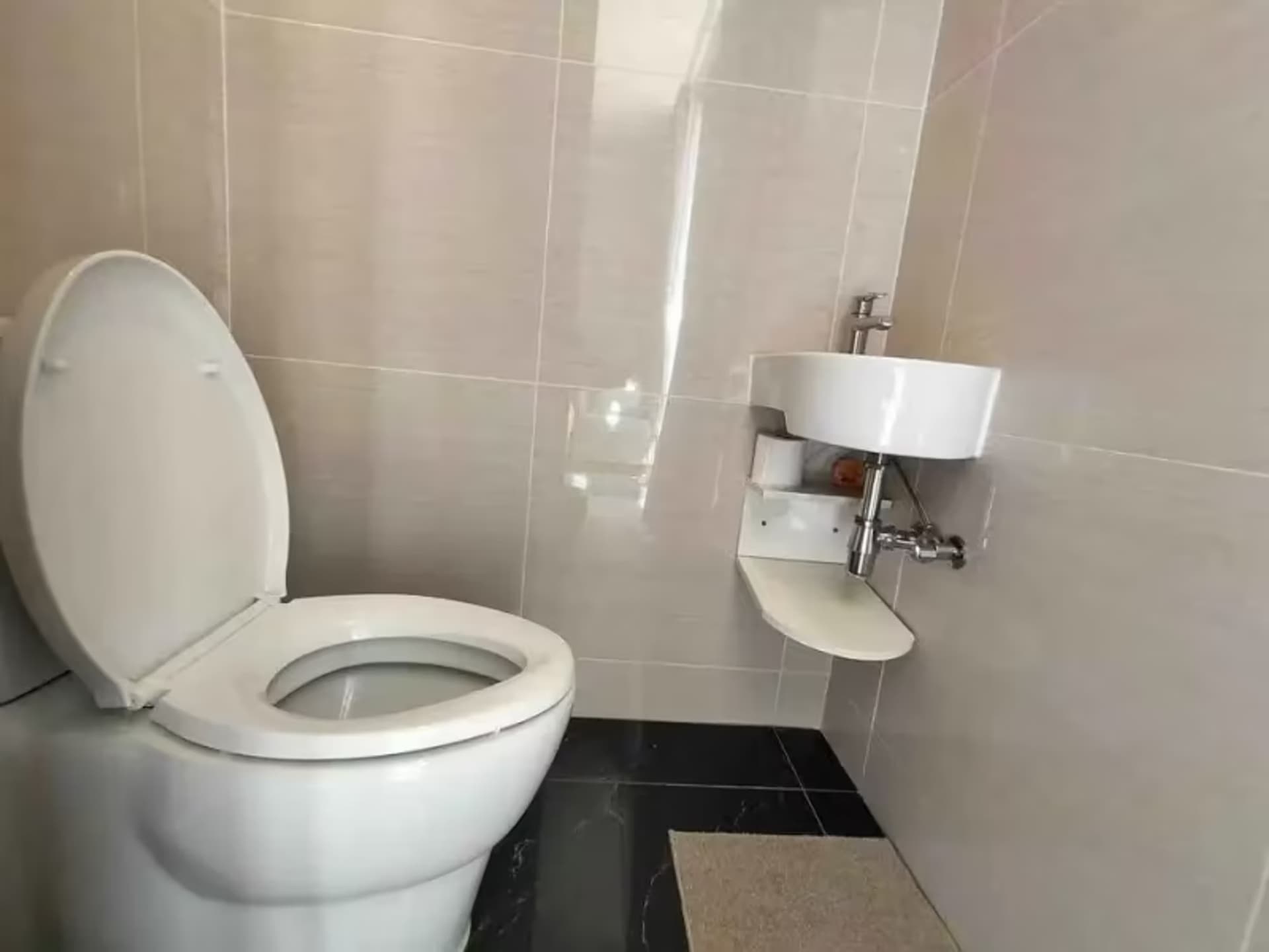 1 Bedroom Condo - Image 5