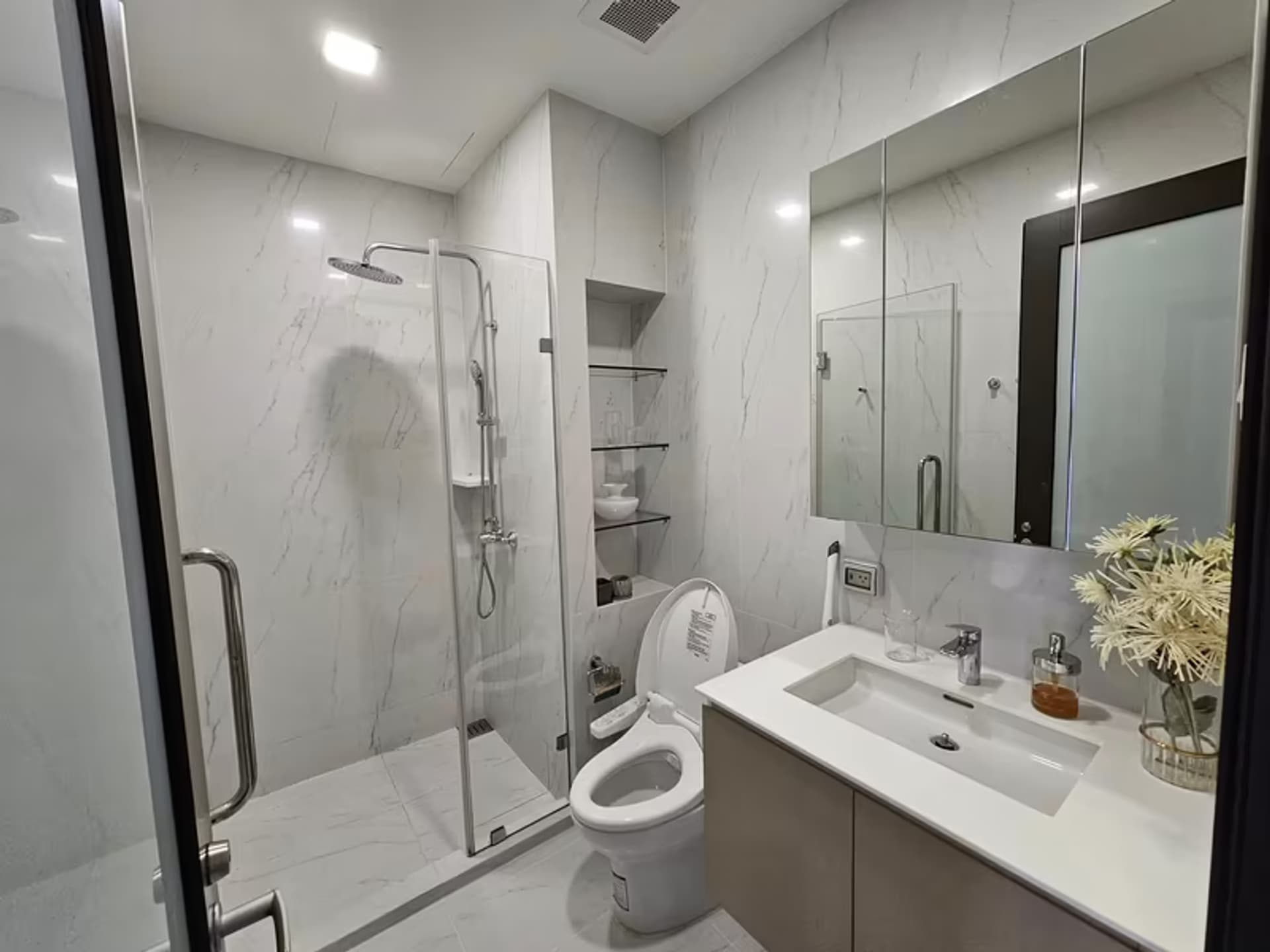  Chewathai Residence Asoke   - Image 5