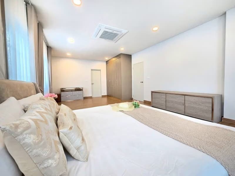 4 Bed House for Rent in Bang Phli, Samut Prakan