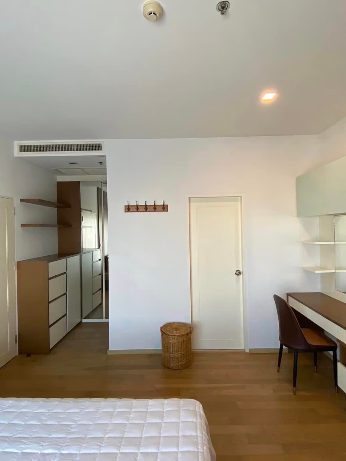 Condo for Rent at Noble Reveal - Image 4