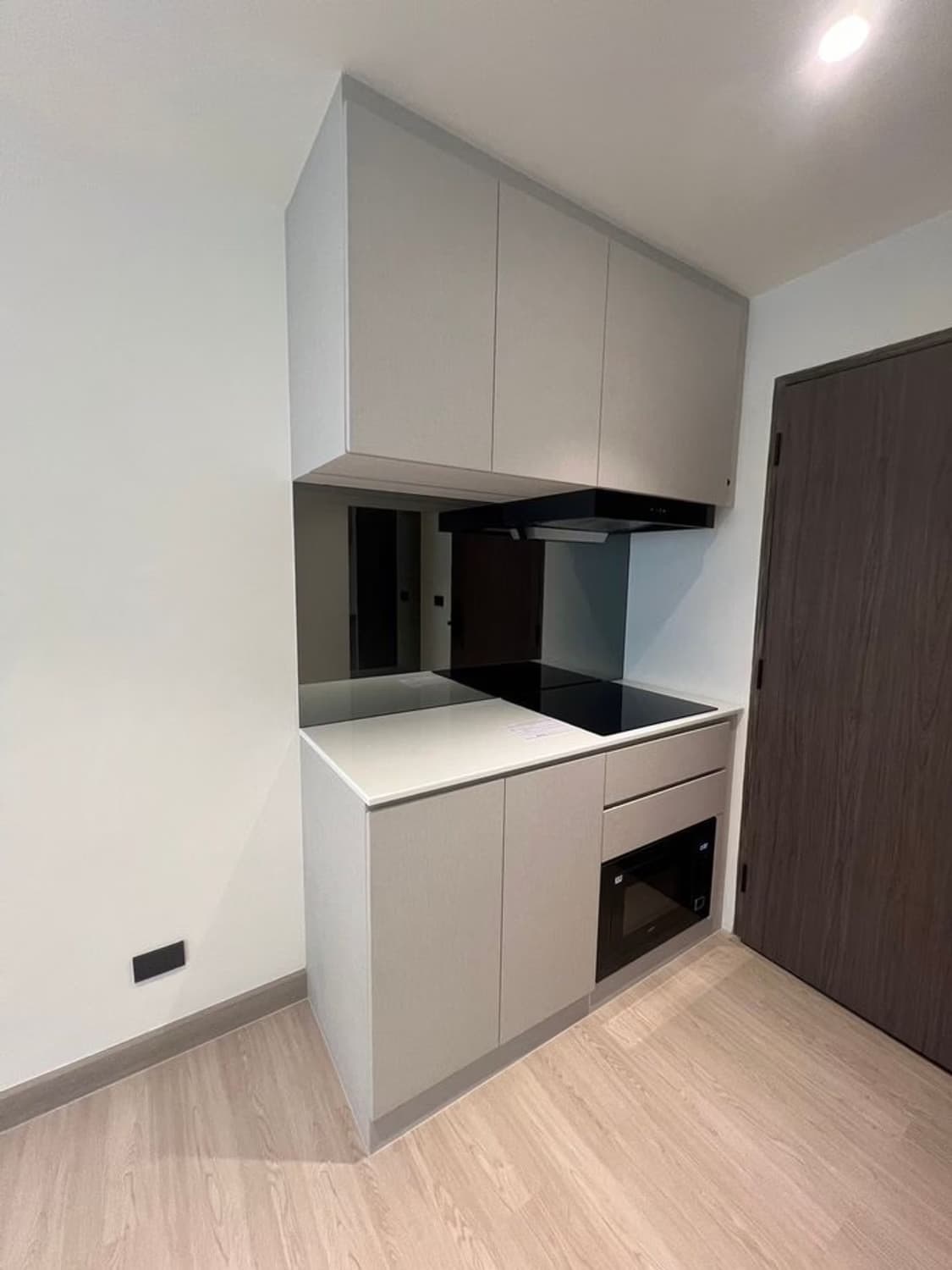 1 Bed Condo for Sale  Near Asok BTS - Image 13