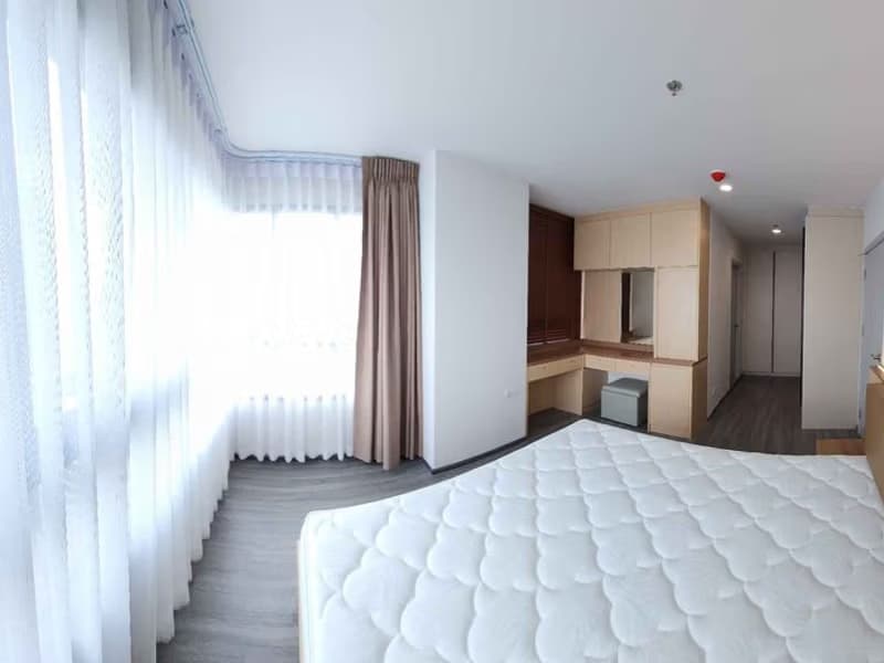 2 Bed Condo for Rent in Bang Rak