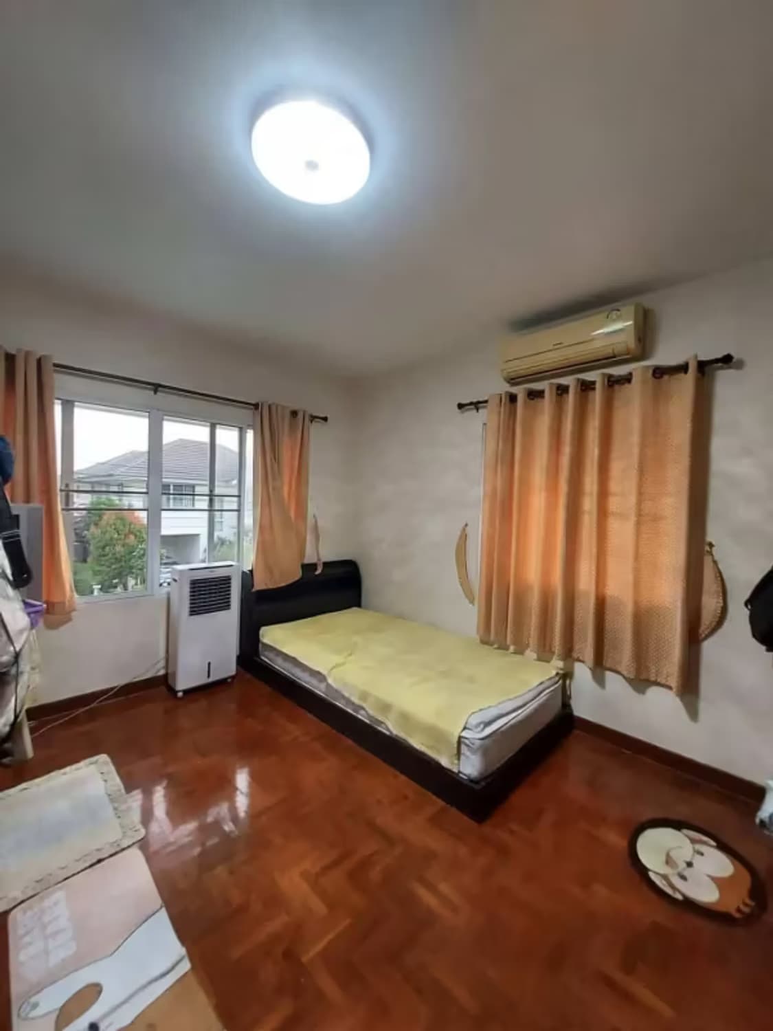 4 Bedroom House - Image 11
