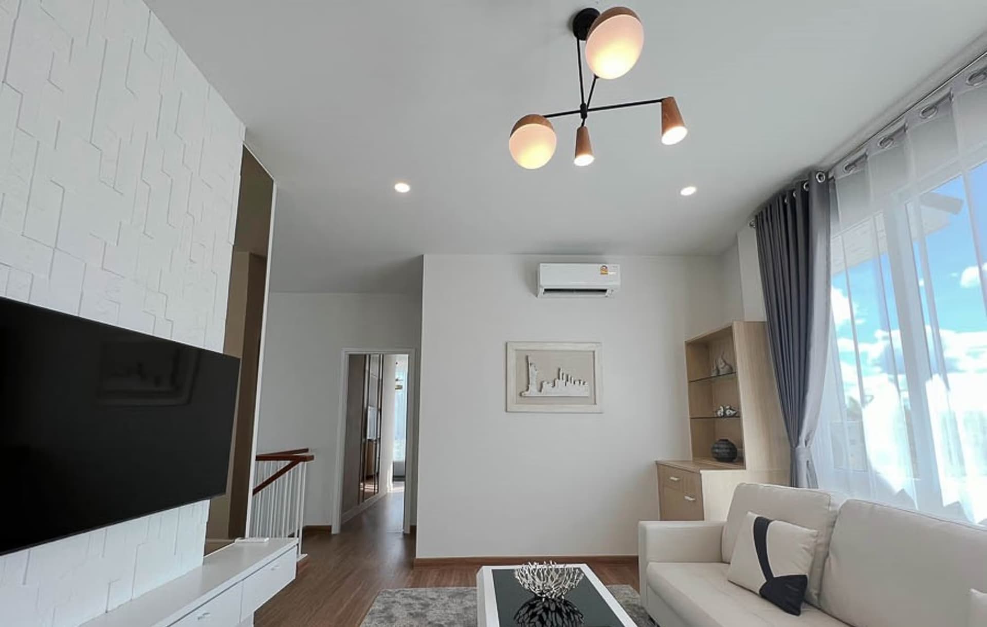 5 Bedroom House - Image 12