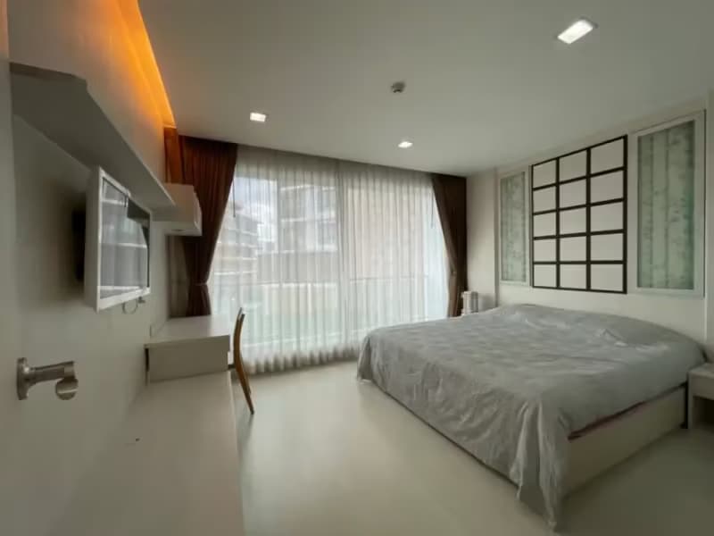 1 Bedroom Condo