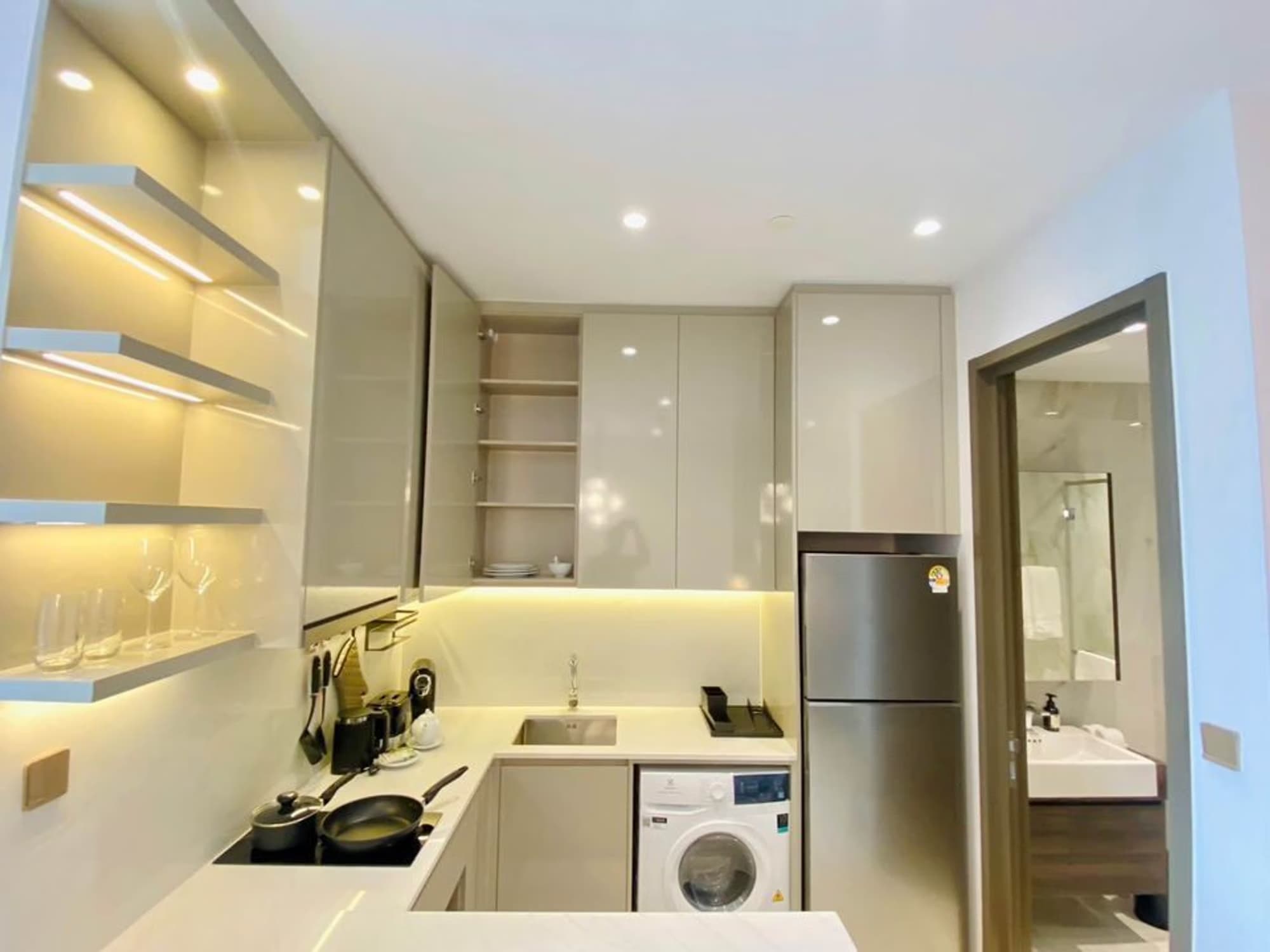2 Bed Condo for Rent in Sathon - Image 25