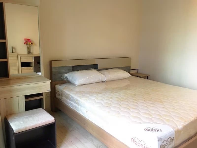 Condo for Rent at Noble Solo