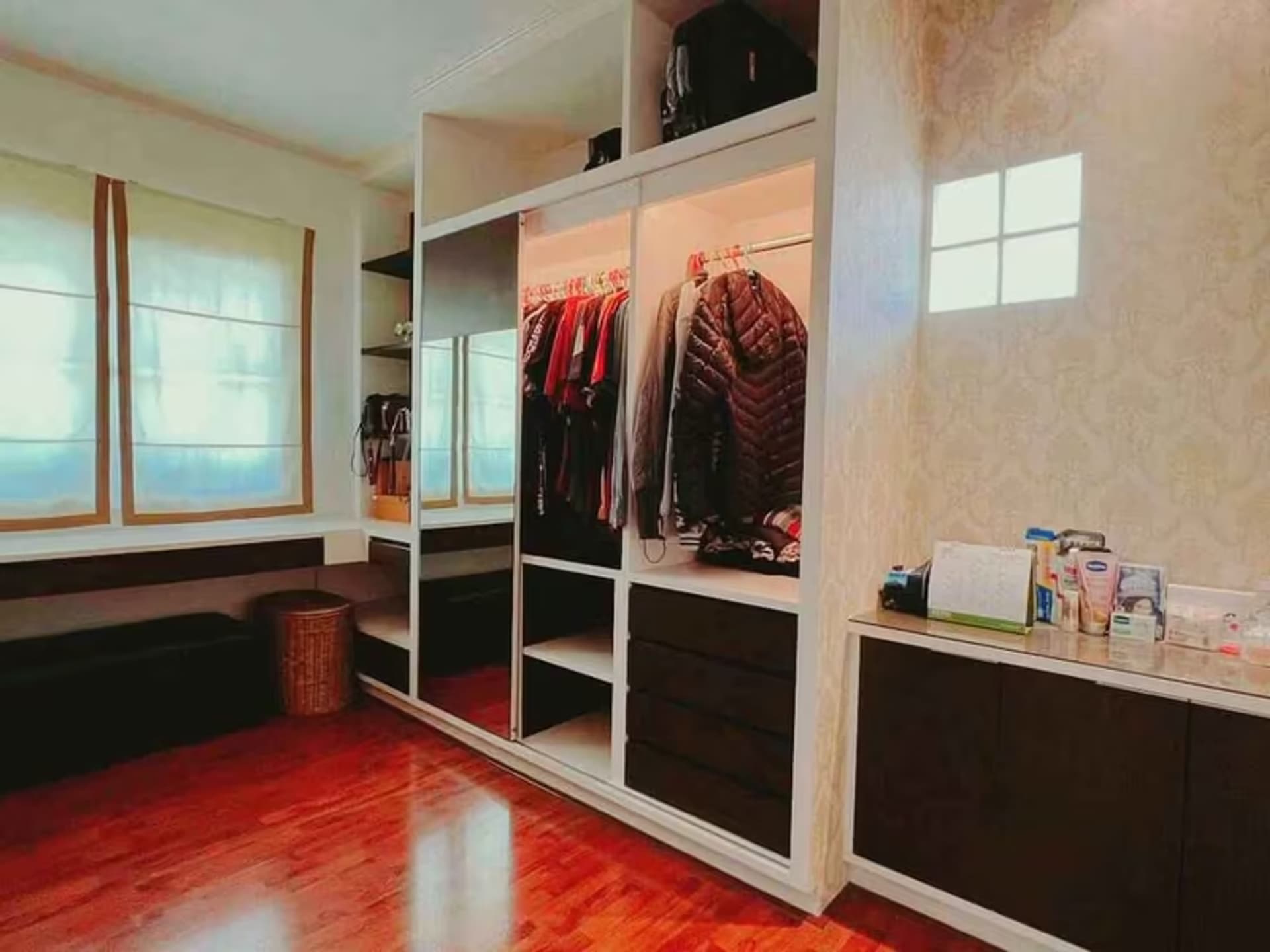  - Image 19