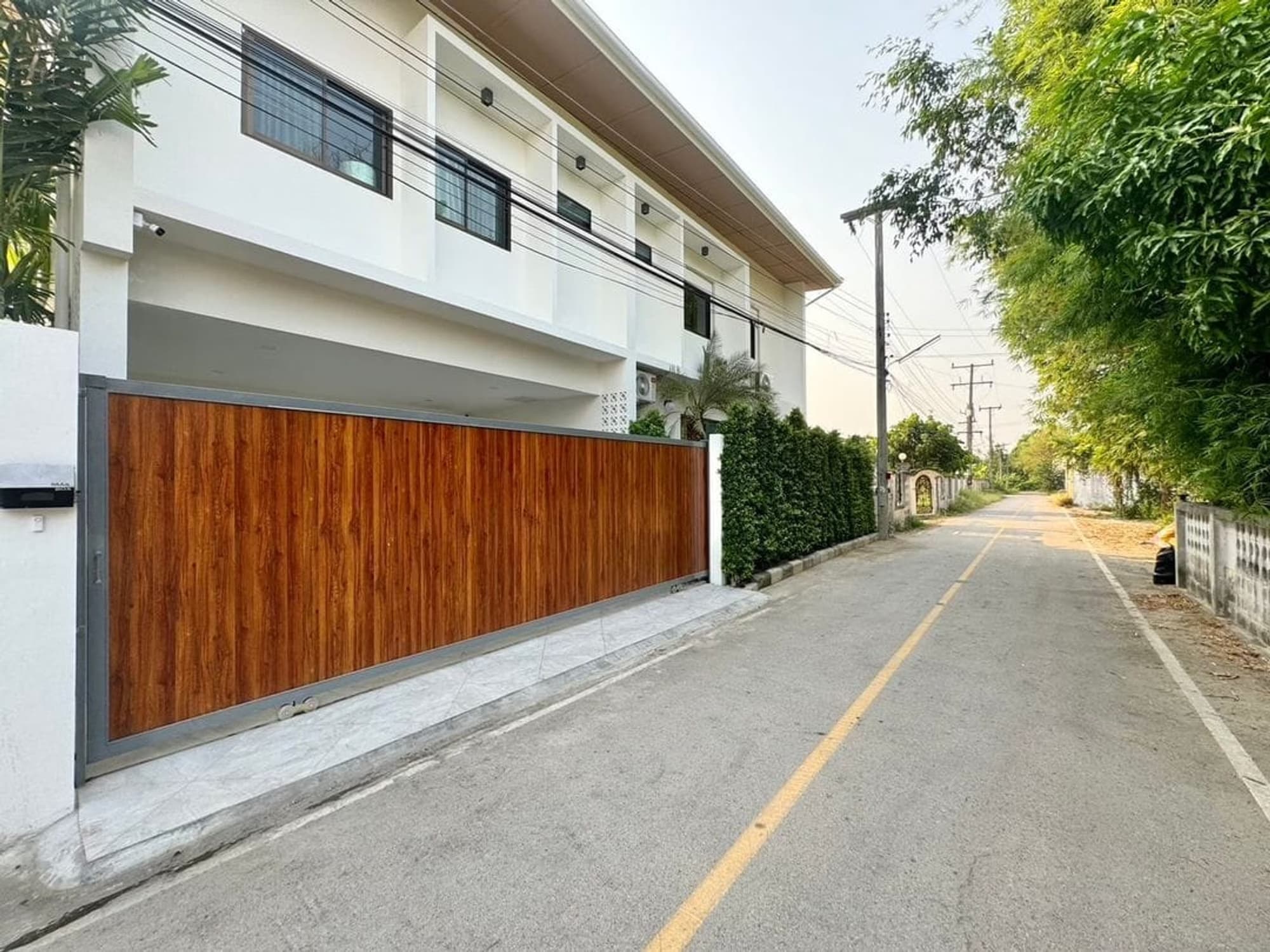 8 Bed House for Rent and Sale in Doi Saket - Image 2