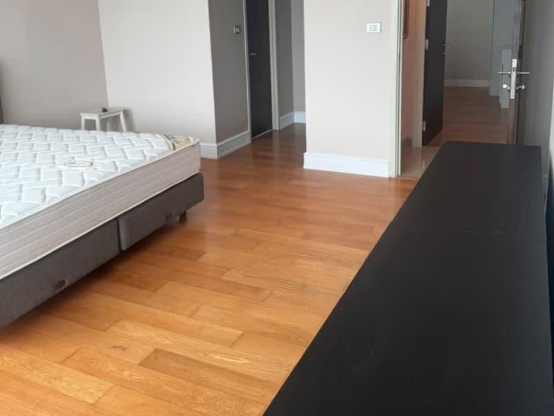 3 Bed Condo for Rent in Khlong San