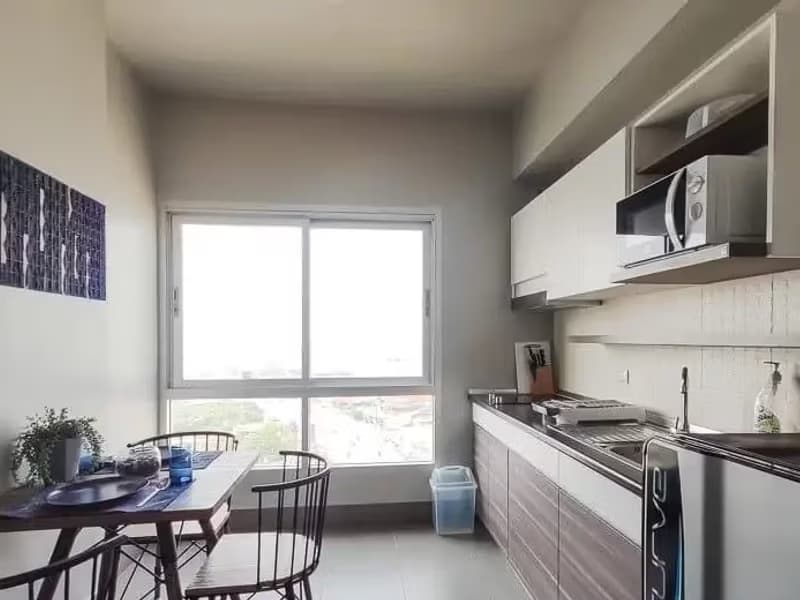 1 Bedroom Condo