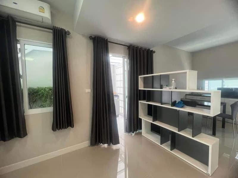 3 Bed House for Rent and Sale in Bang Phli