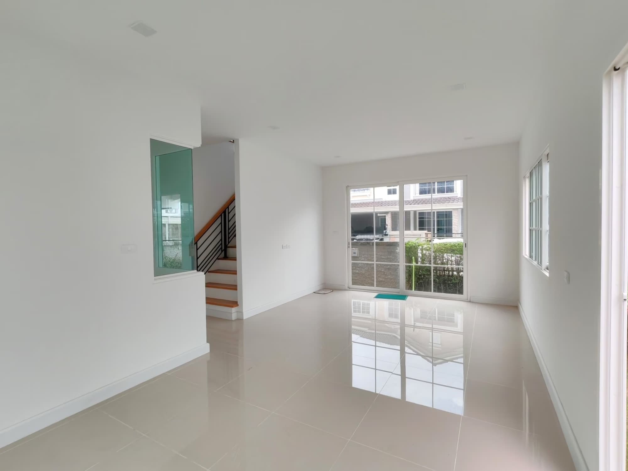 4 Bed House for Sale in Prawet - Image 2