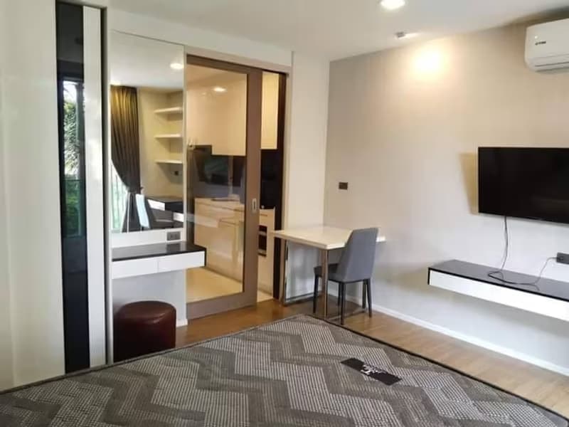 Condo for Sale, Sale w/Tenant at Starhill Condo