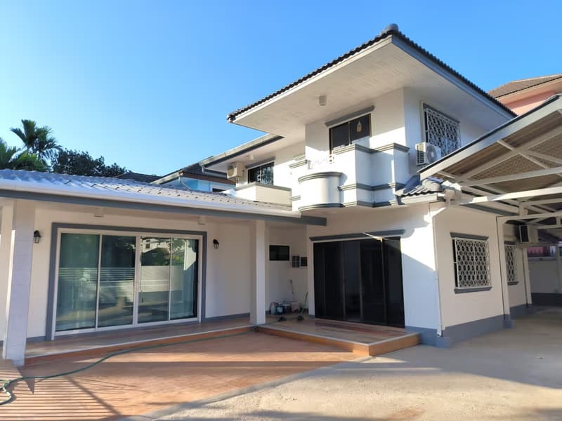 4 Bed House for Rent in San Sai District