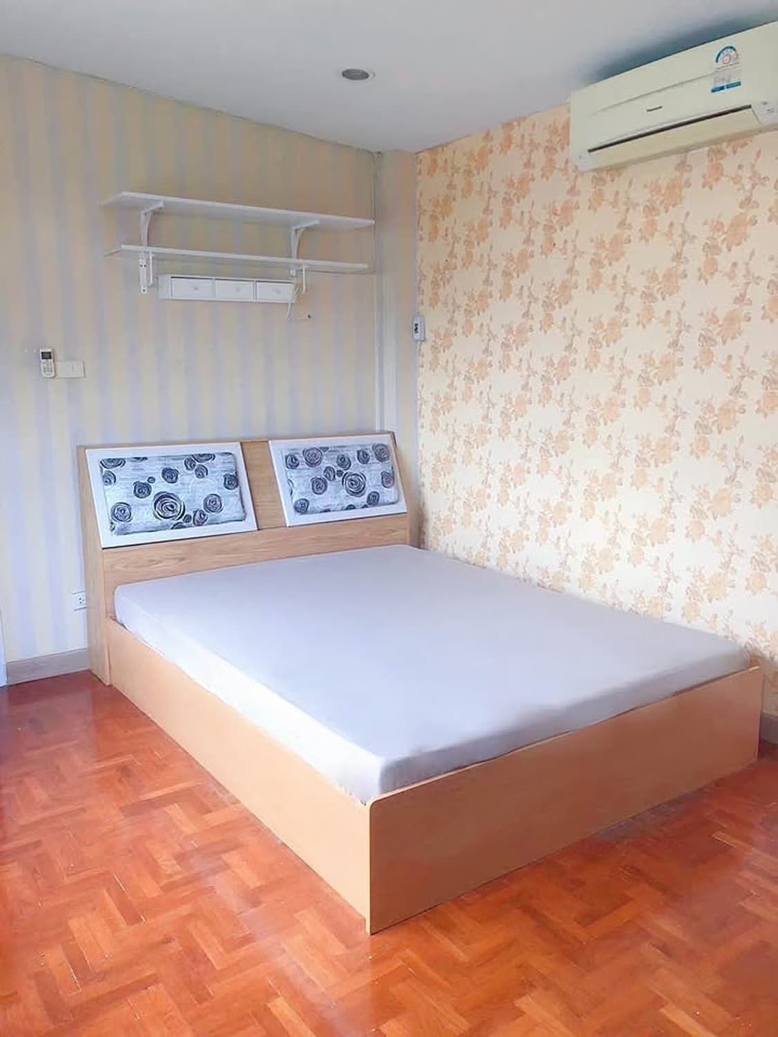 4 卧室 别墅 用于 出租 在 San Sai District - Image 9