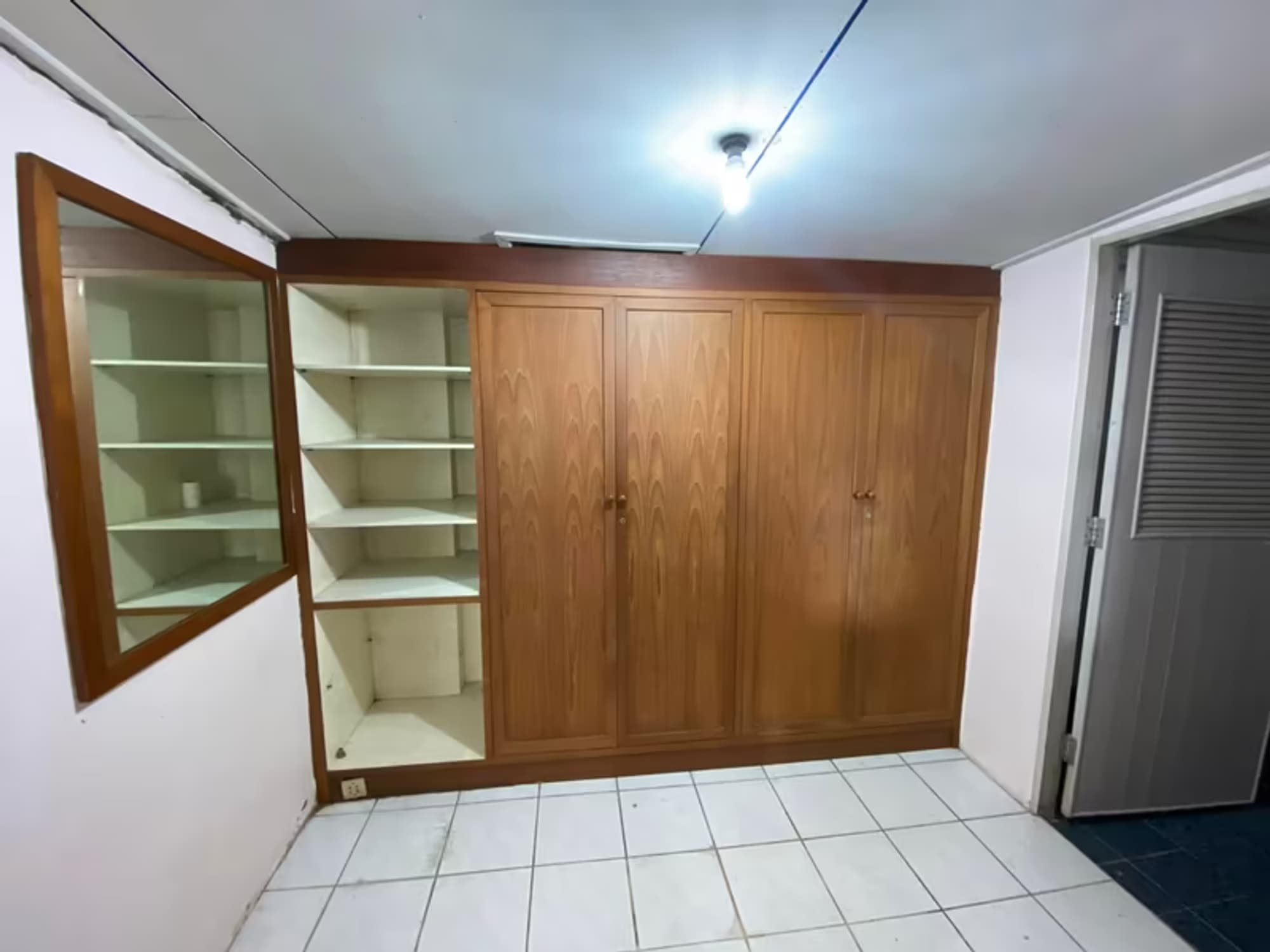  - Image 4