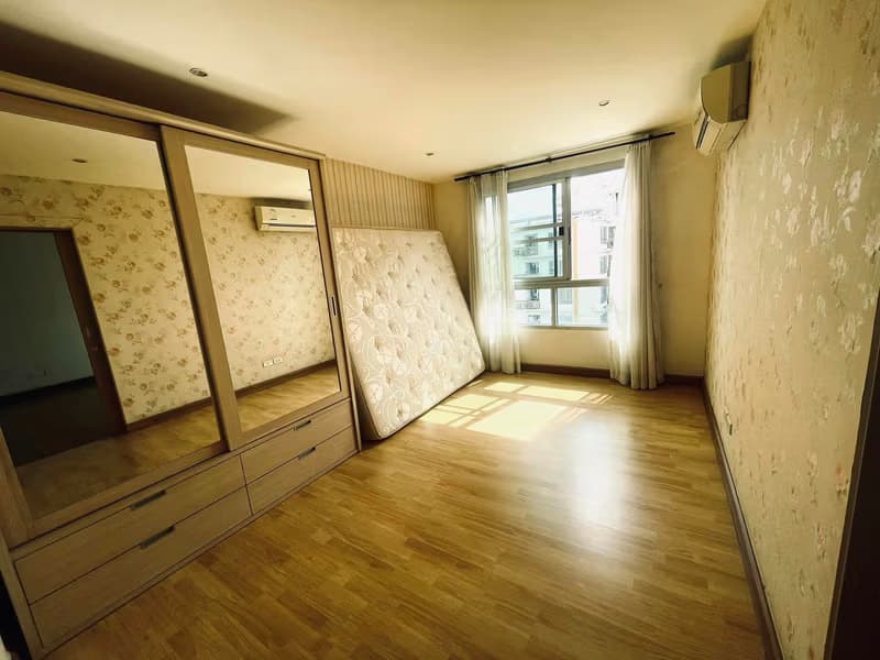 Condo for Sale at Plus 67  