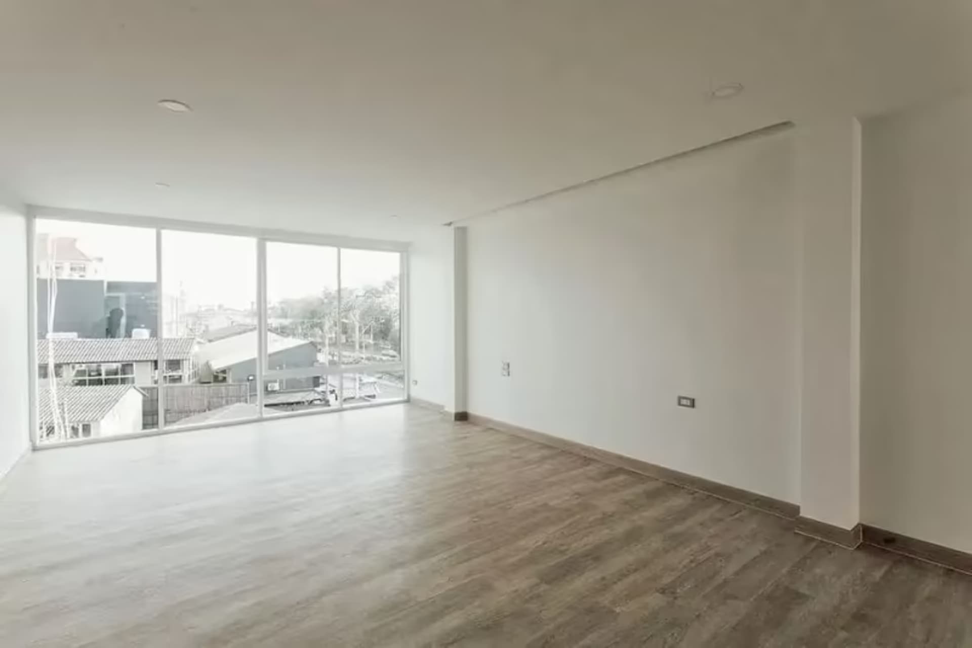 1 Bedroom House - Image 3