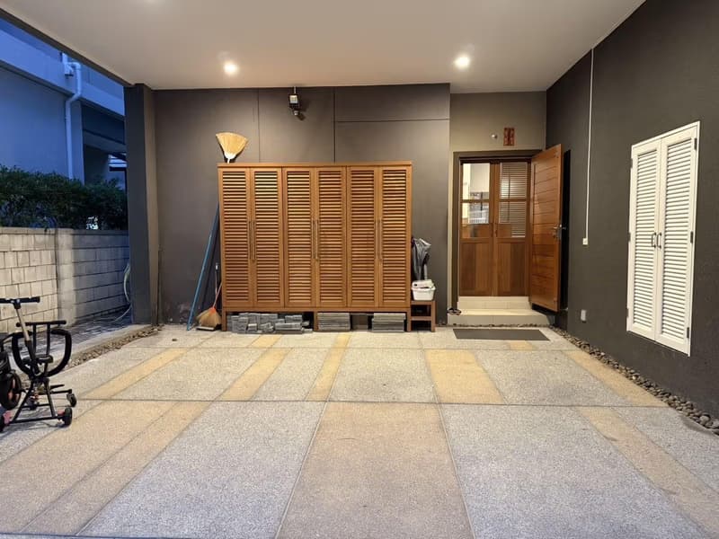 3 Bed House for Rent in Bang Na