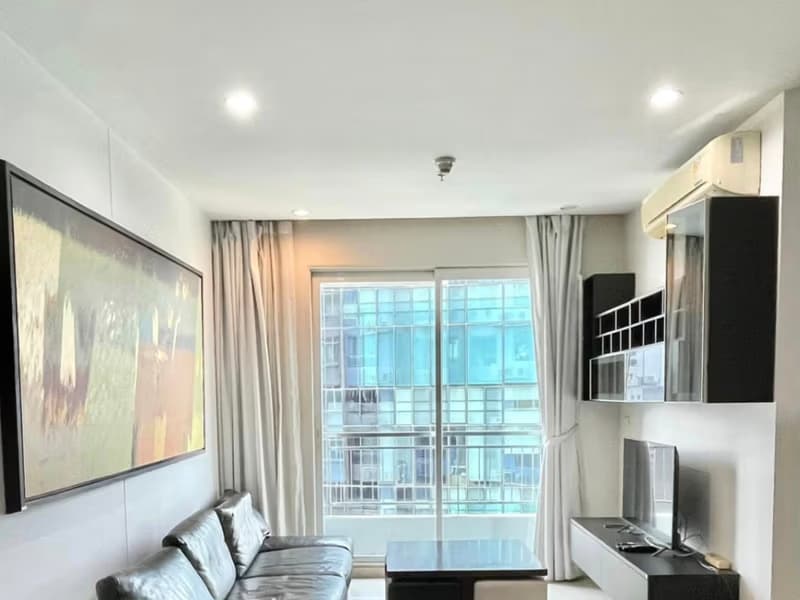 1 Bed Condo for Sale in Ratchathewi