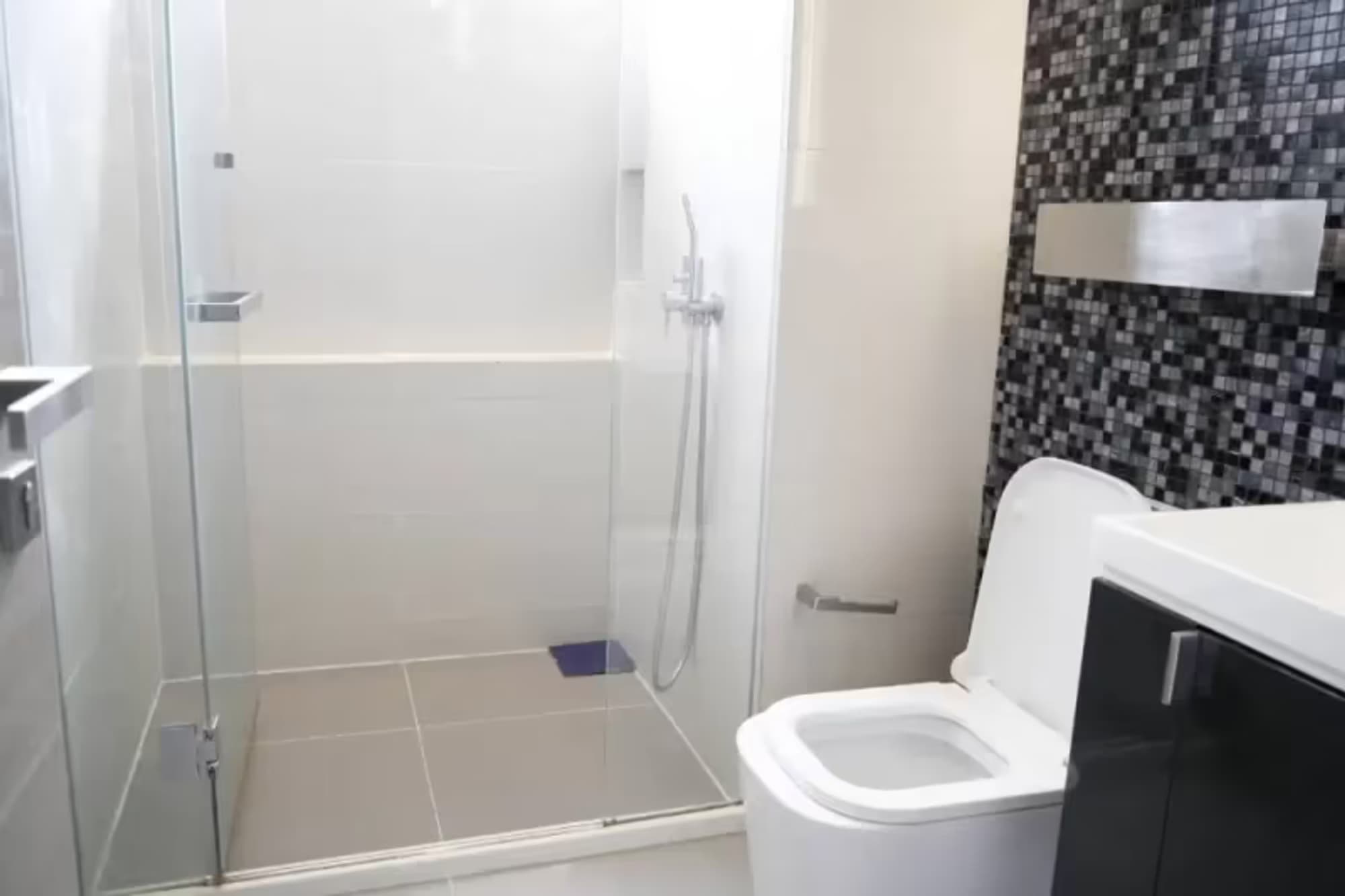1 Bedroom Condo - Image 4