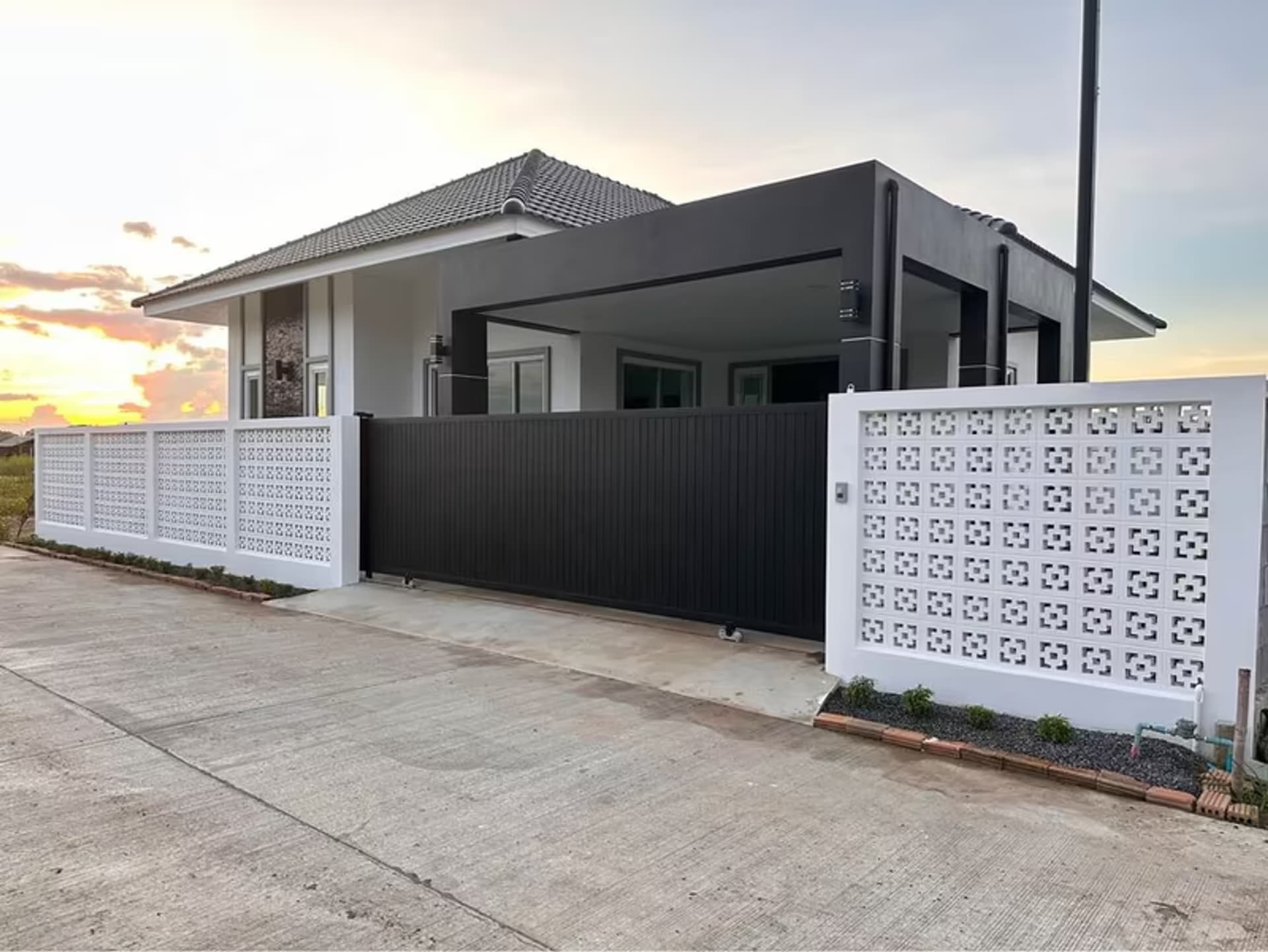3 Bedroom House - Image 15
