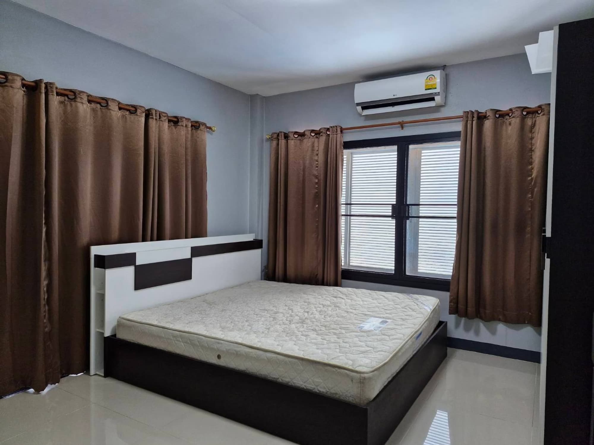 4 Bed House for Rent in Hang Dong - Image 9