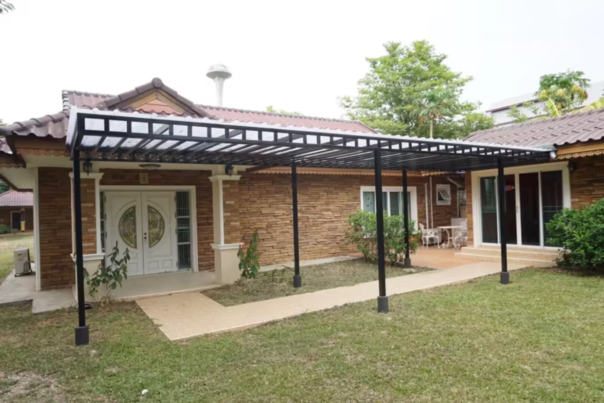 2 Bedroom House - Image 10