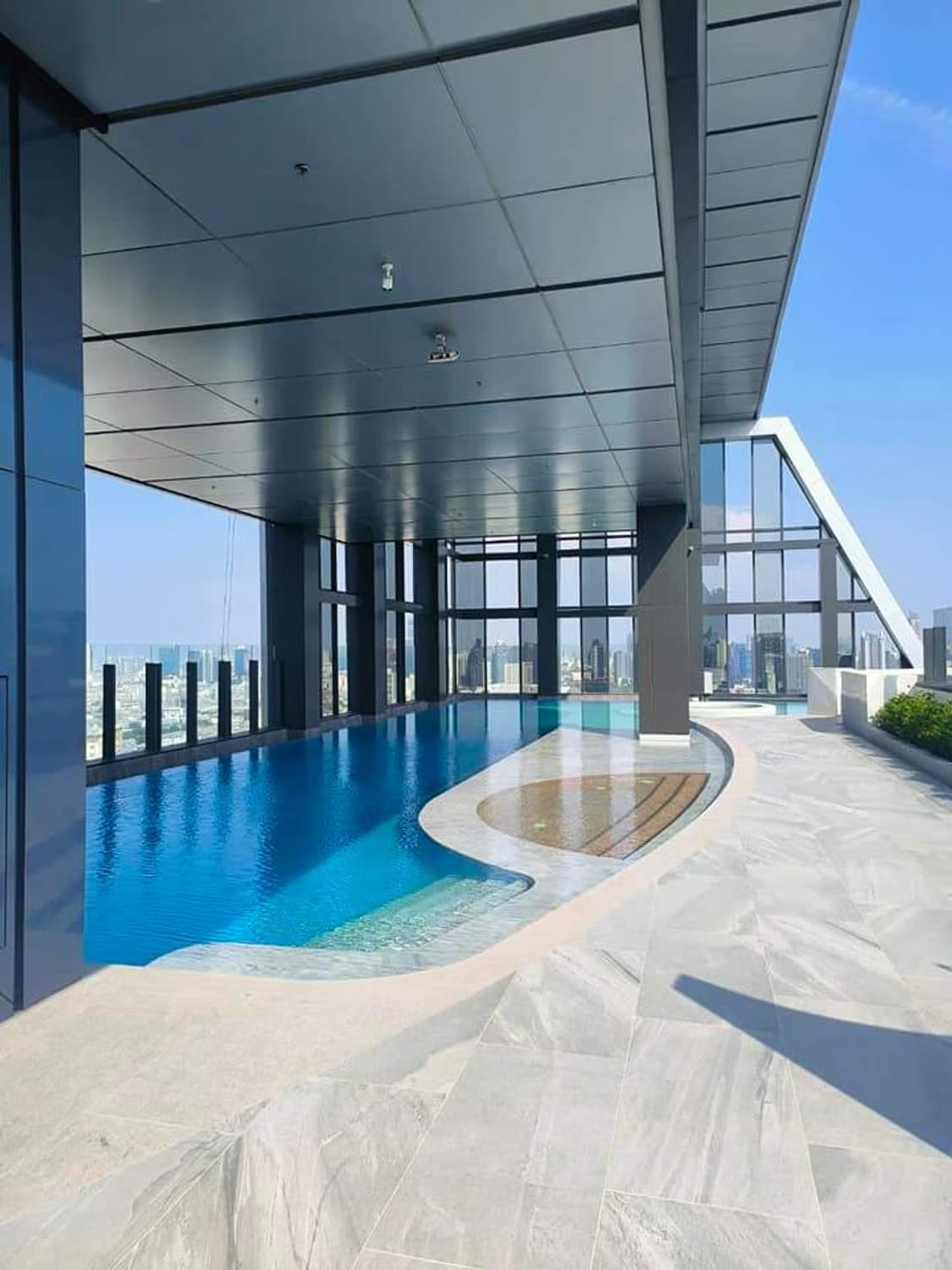 1 Bed Condo for Rent in Phaya Thai - Image 9