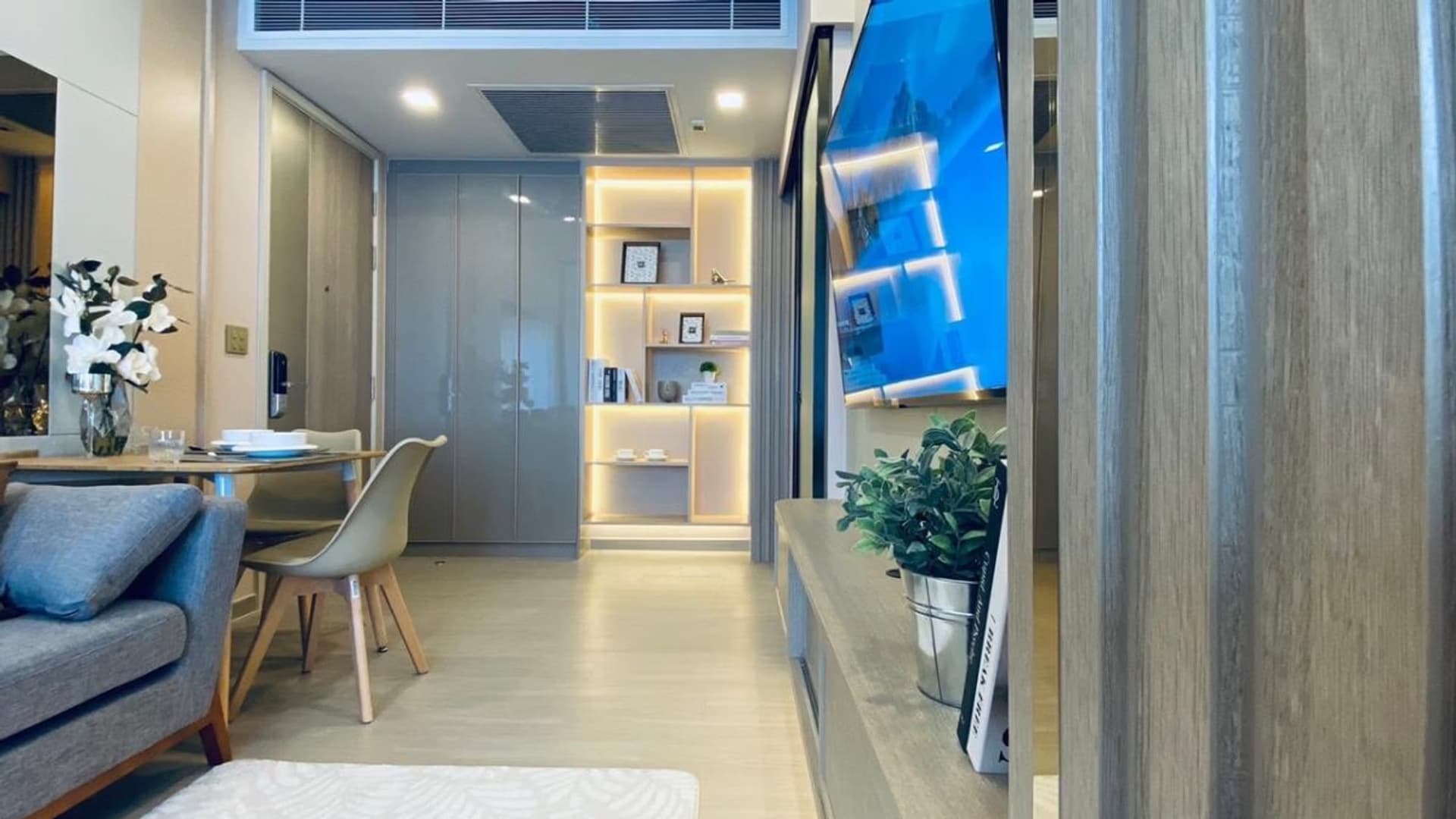 1 Bed Condo for Rent in Huai Khwang - Image 7