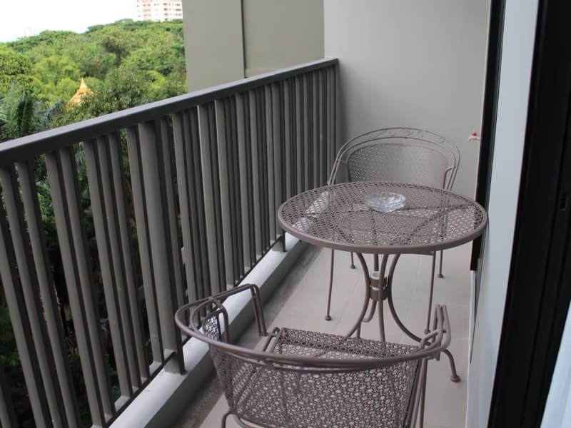 1 Bedroom Condo