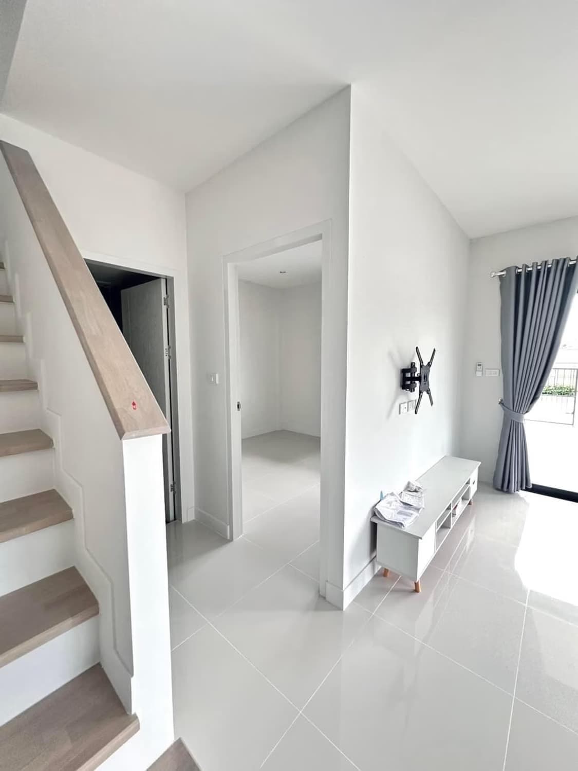 4 Bed House for Rent in San Kamphaeng - Image 3