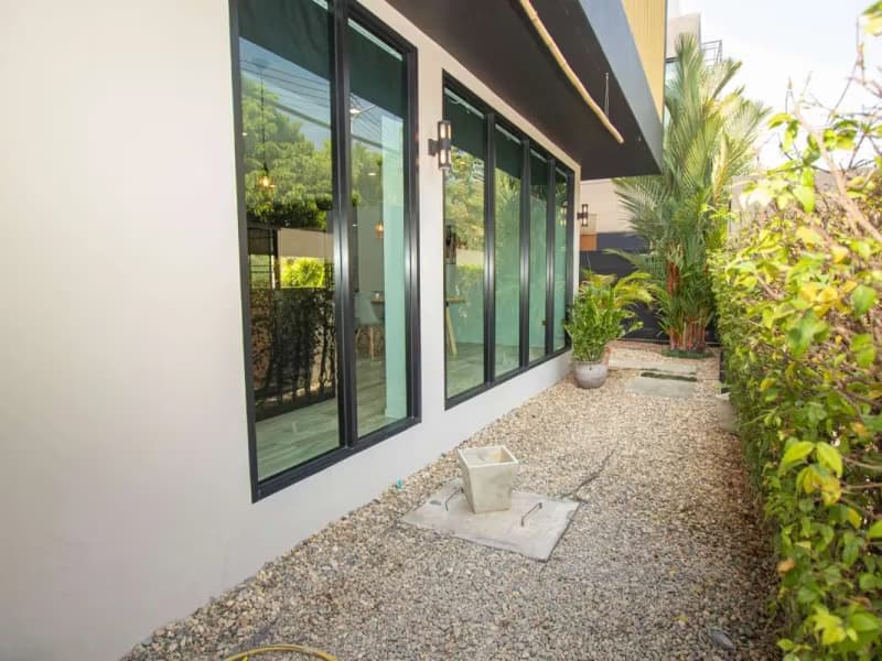 Contemporary 5-Bedroom House for Sale near Kad Farang