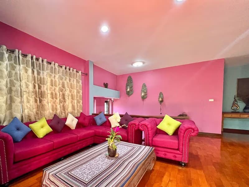 5 Bedroom House