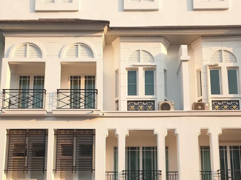 3 Bed House for Rent in เขตพระโขนง