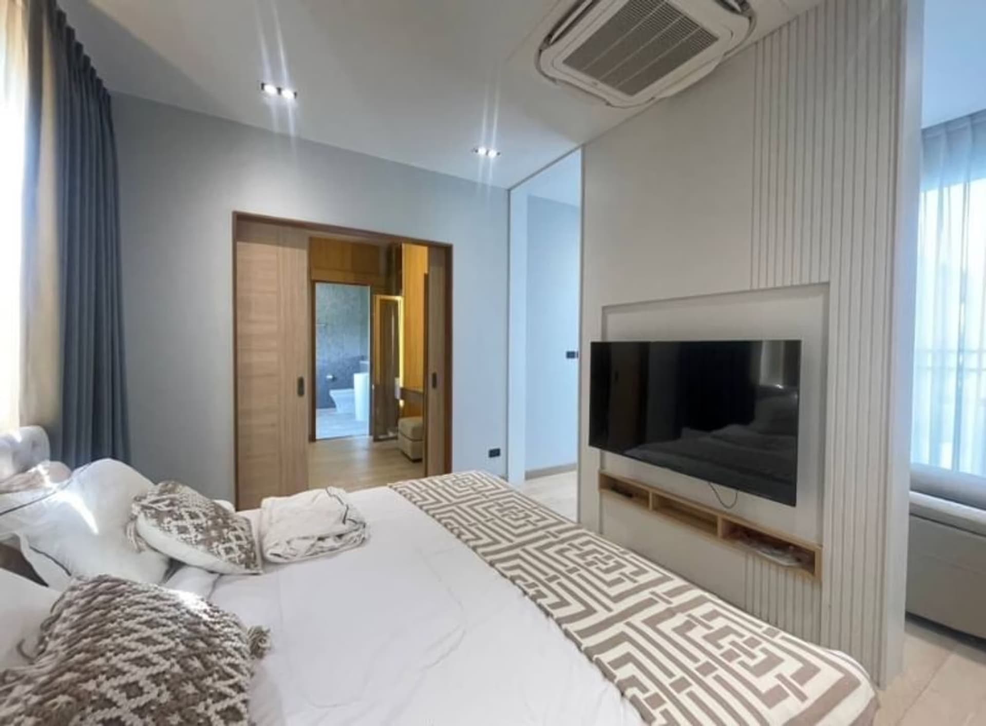 4 Bed House for Rent and Sale in Hang Dong District - Image 7