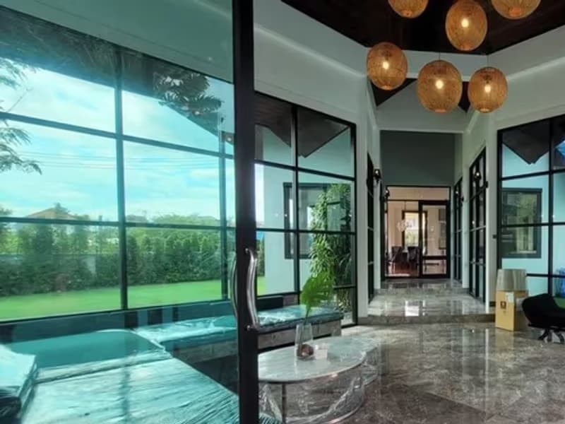 House for Rent in Phra Khanong.