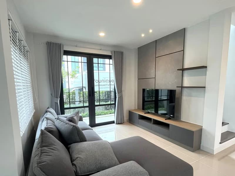 3 Bed House for Rent and Sale in Bang Phli