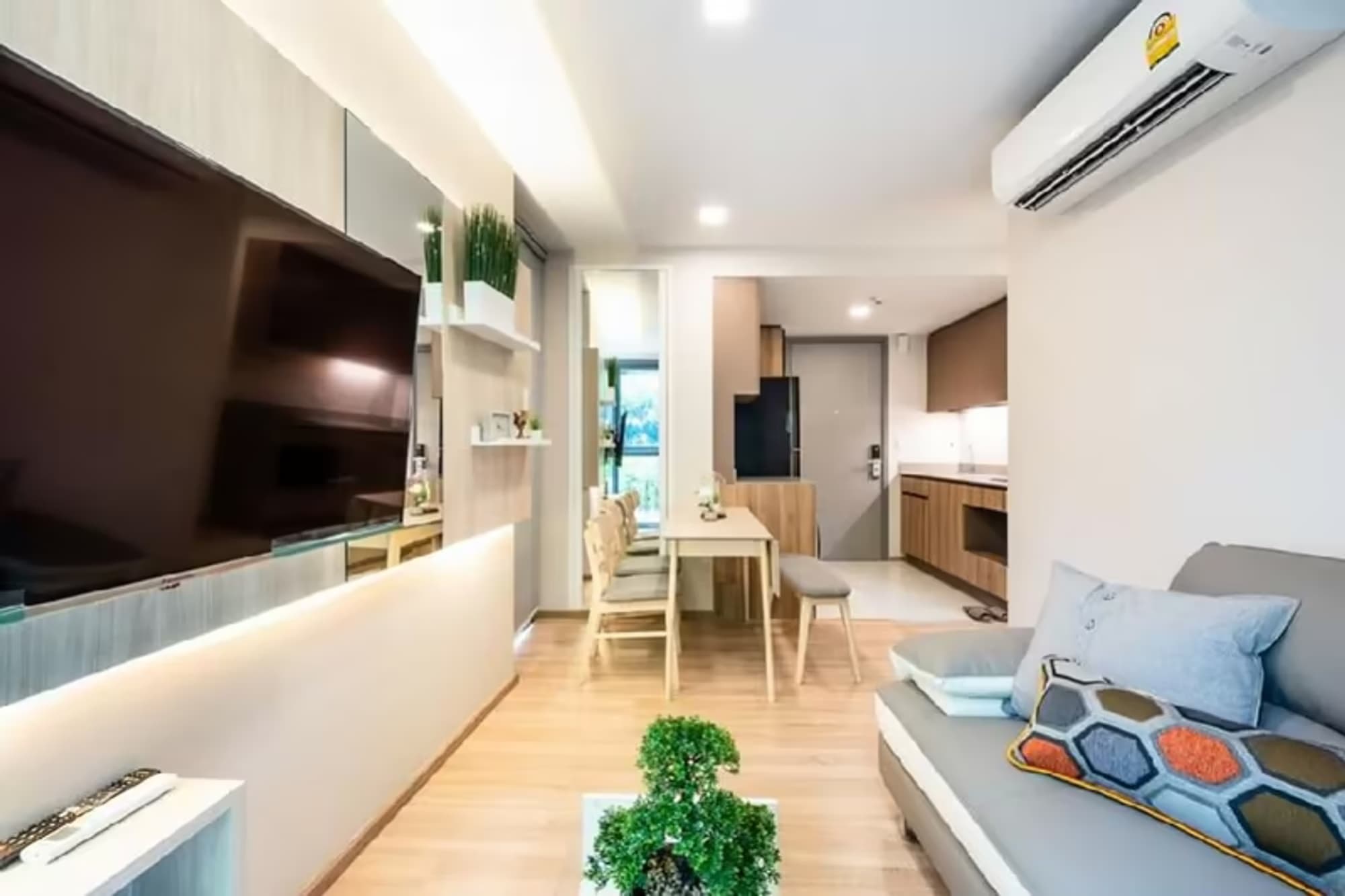 Condo for Sale at Taka Haus Ekkamai 12 - Image 1